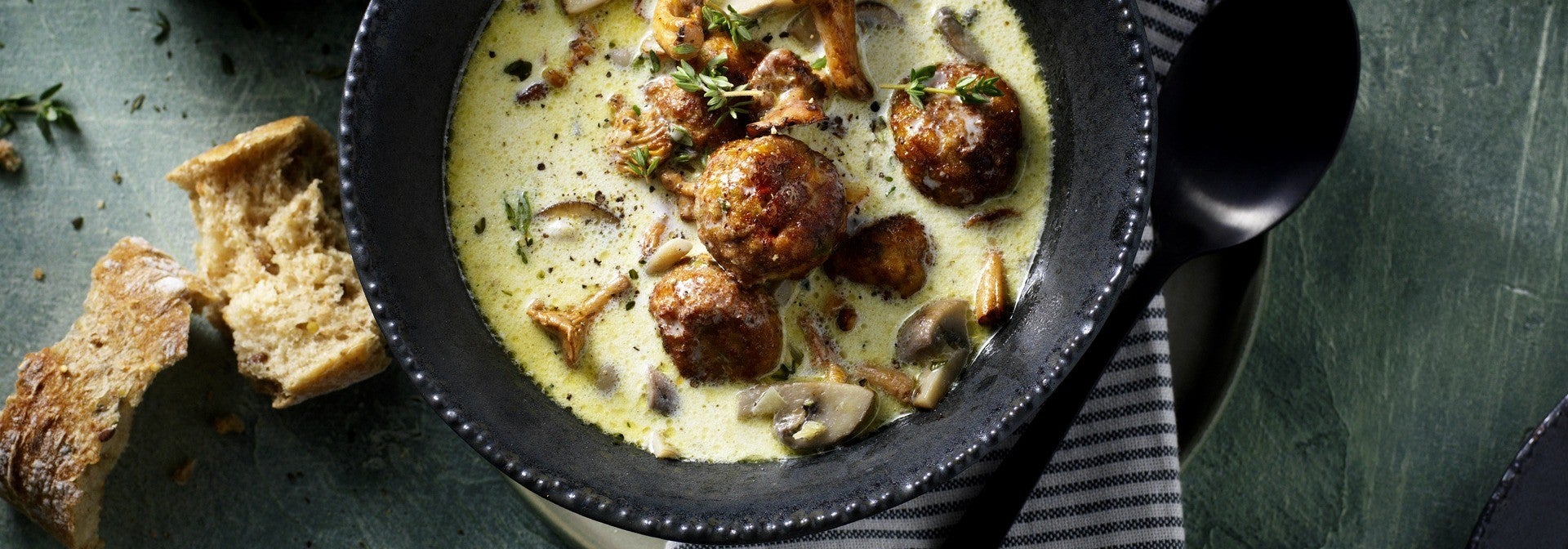 Romige Champignonsoep Met Vegetarische Ballen