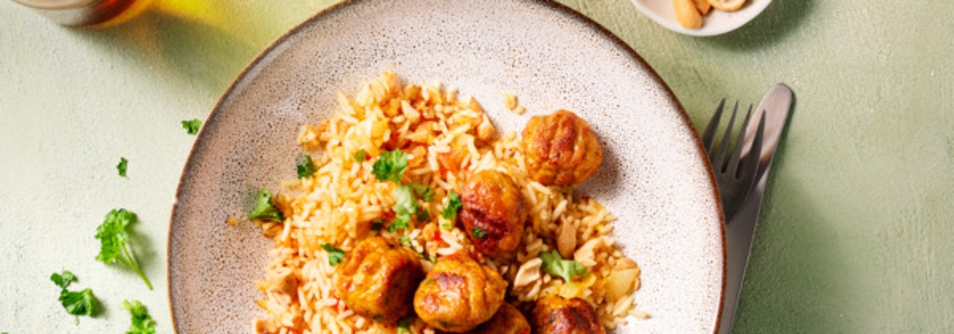 Curry met groenteballetjes en rijst
