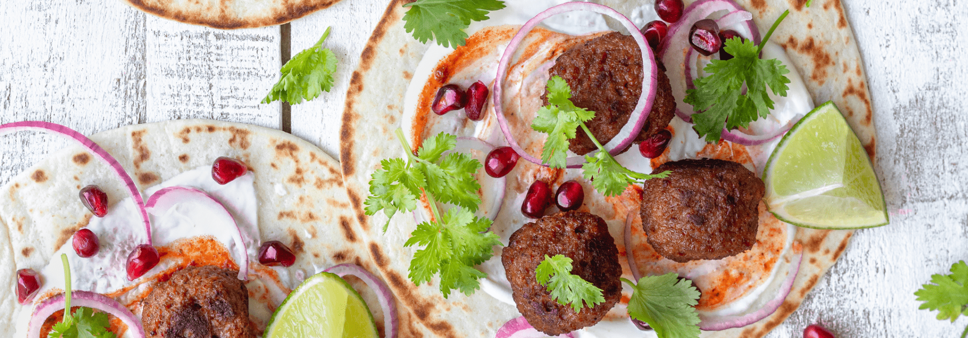 Vegetarische taco's met yoghurt en harissasaus