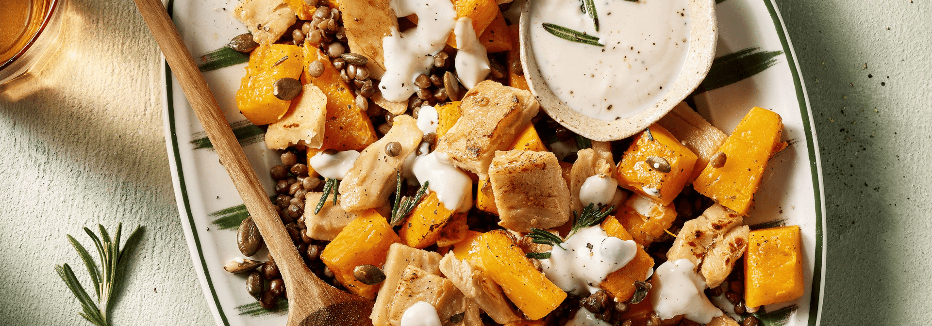 Pompoen met Vegan Filetstukjes en yoghurtsaus