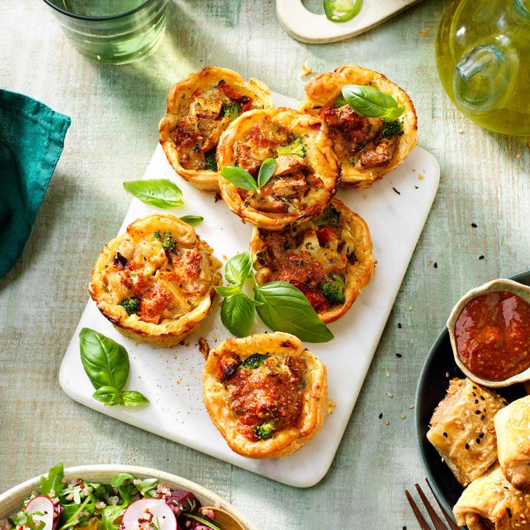 Mini Quiches met Gemarineerde Stukjes Mini Quiches met Gemarineerde Stukjes