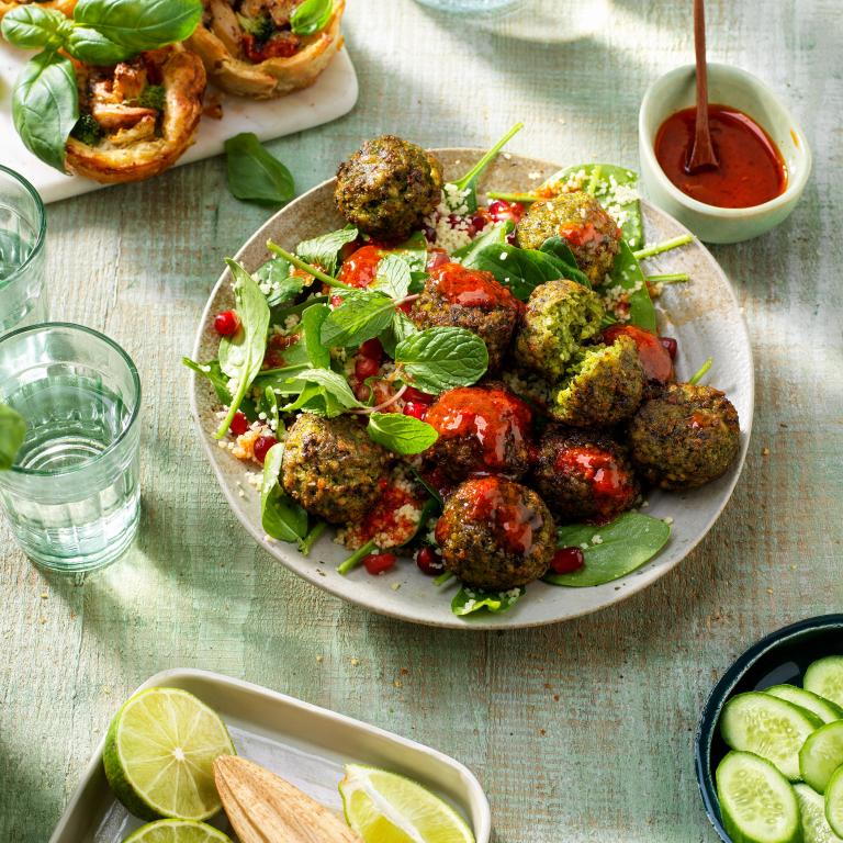Quinoa Salade met Falafel Spinazie Quinoasalade met falafel spinazie