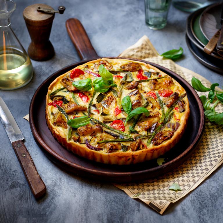 Quiche met Italiaanse gemarineerde stukjes Garden Gourmet Sensationele Gemarineerde Stukken Italiaans