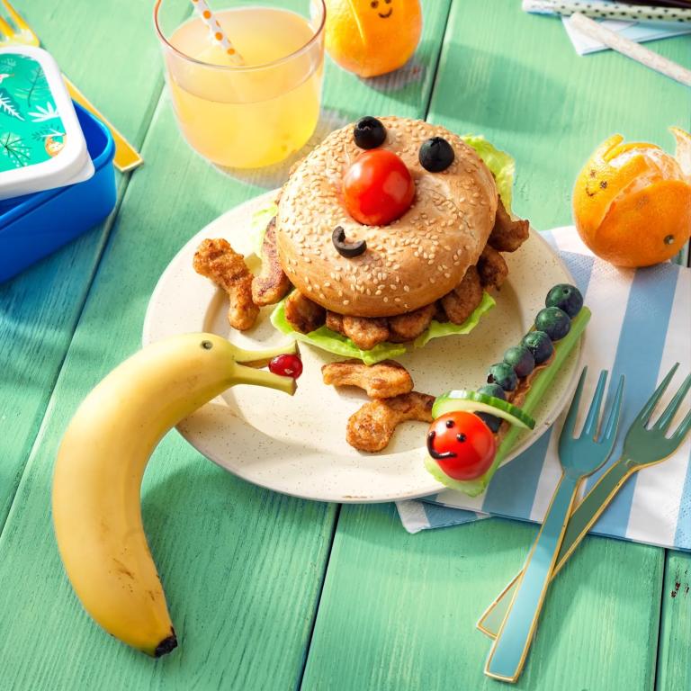 Clown Bagel Met Vegatarische Gegrilde Stukjes Garden Gourmet kloon bagel