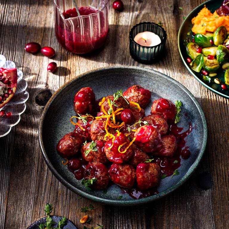 Vegetarische balletjes met cranberrysaus Vega balletjes met cranberrysaus
