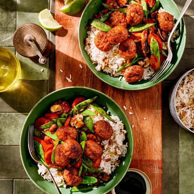 Quick Nut Rice Stir-Fry Bowl with Vegan Balls Quick Nut Rice Stir-Fry Bowl with Vegan Balls