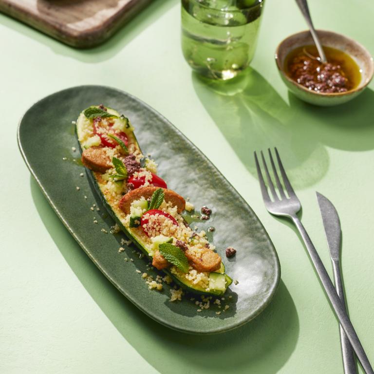 Vegan Slightly Roasted Pieces in Courgetteboten Vegan Slightly Roasted Pieces in Courgetteboten