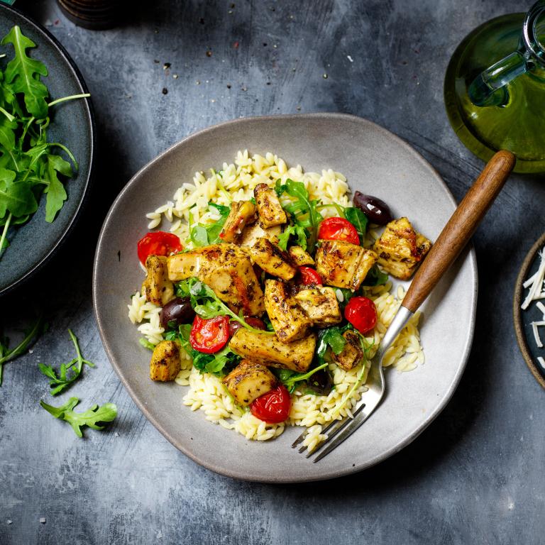 Snelle Risoni Pasta met Italiaanse Gemarineerde Stukjes Garden Gourmet Sensationele Gemarineerde Stukken